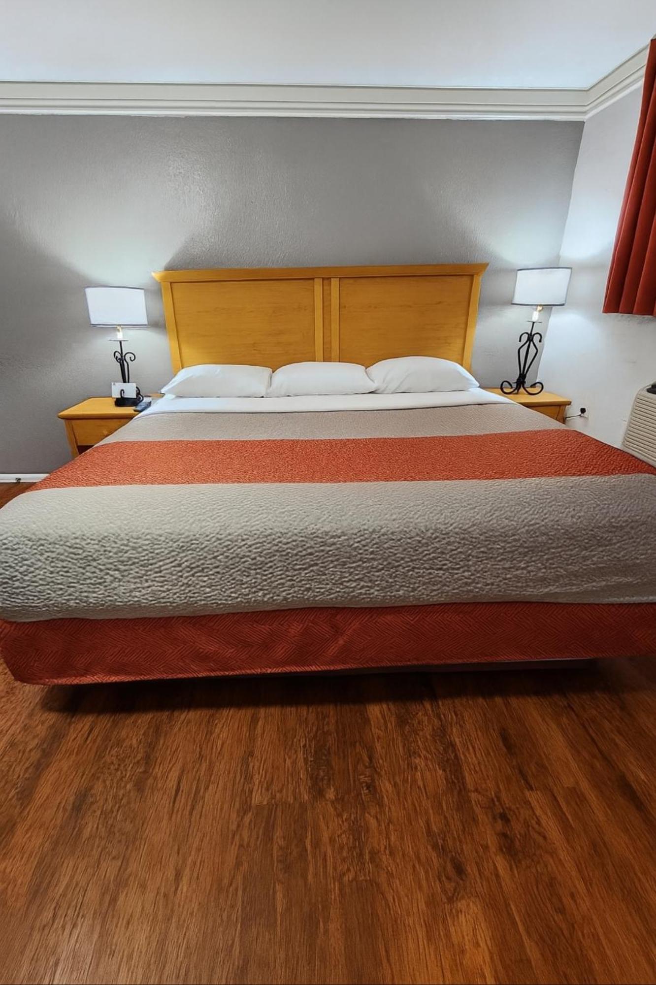 6-canon City, Co 719-458-1216 3*