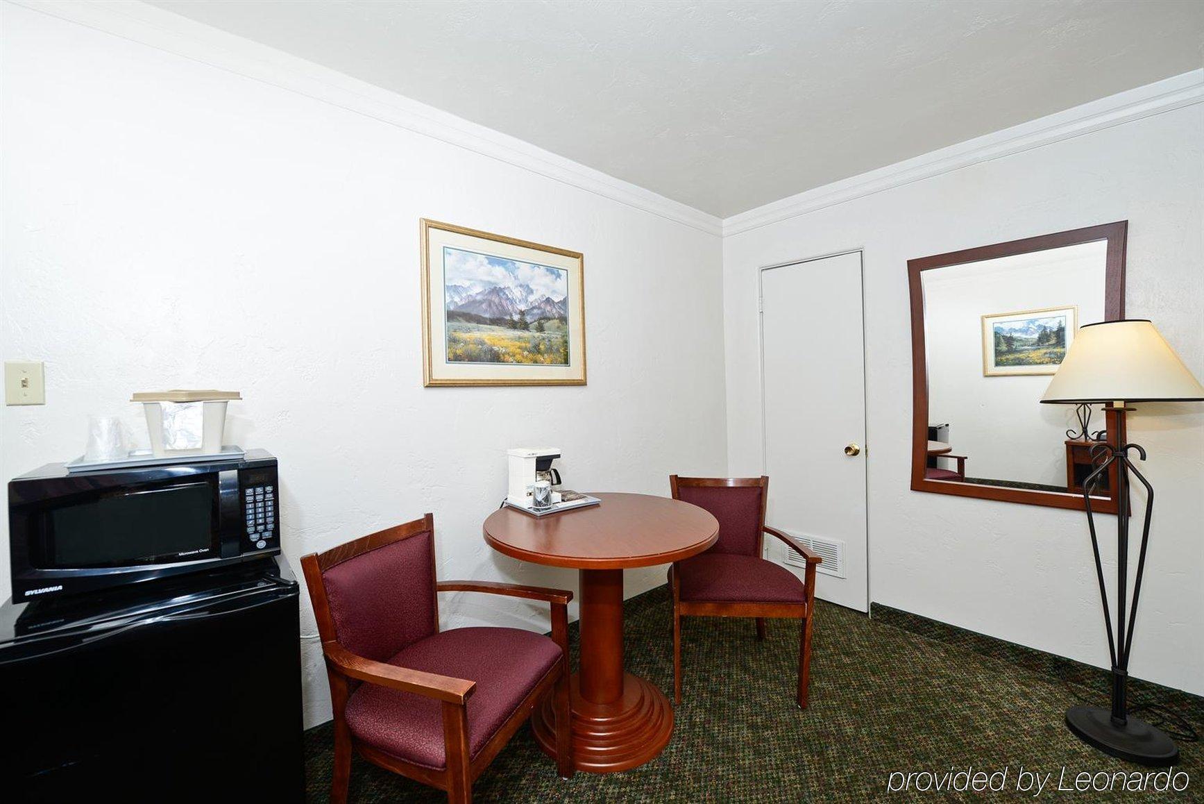 6-canon City, Co 719-458-1216 Canon City