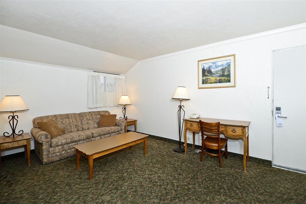 6-canon City, Co 719-458-1216 Canon City