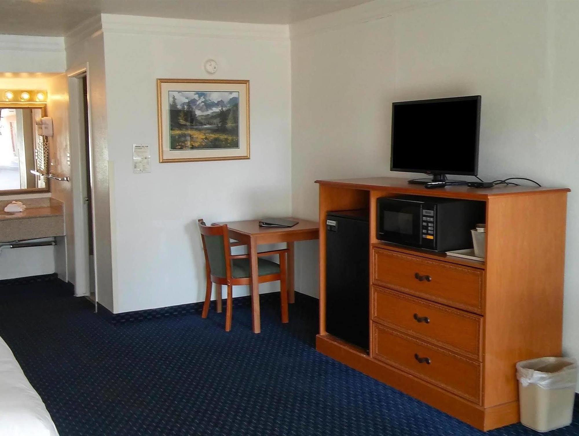 6-canon City, Co 719-458-1216