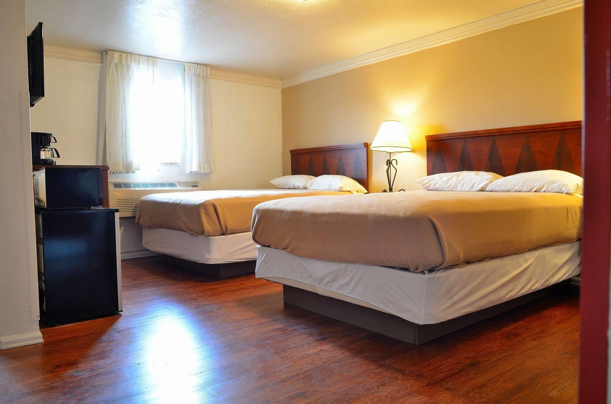 6-canon City, Co 719-458-1216 Hotel Canon City