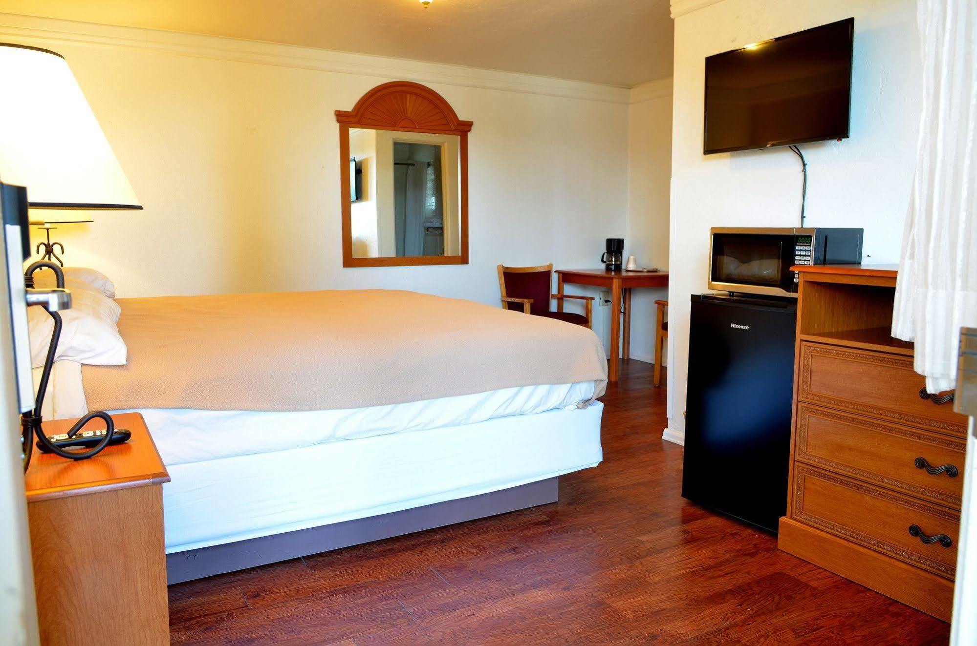 6-canon City, Co 719-458-1216