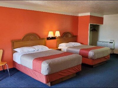 6-canon City, Co 719-458-1216 3* Canon City